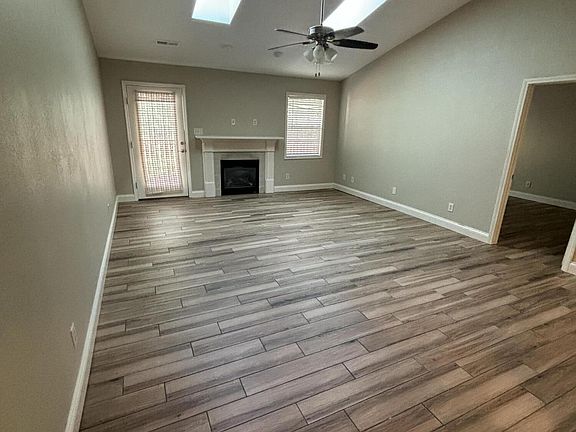 4th image of 508 Brookshire Way