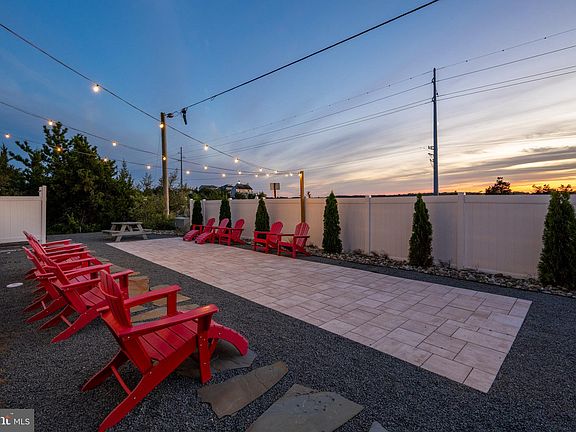 2nd image of 39546 Admiral Rd