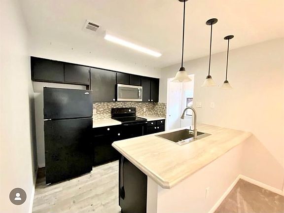 5th image of 2401 Sycamore Ave APT A1
