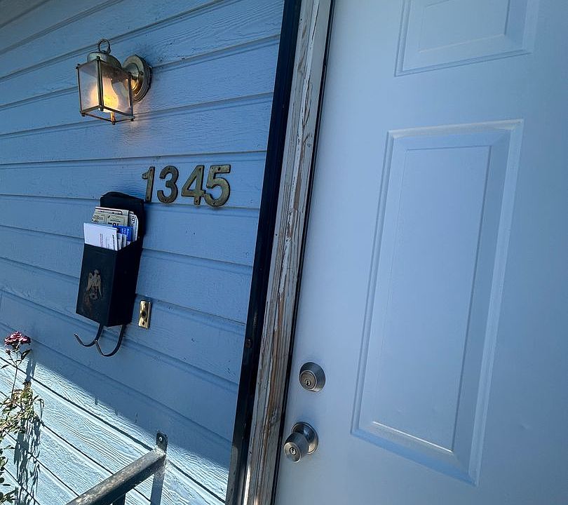 1st image of 1345 Pleasant Ave