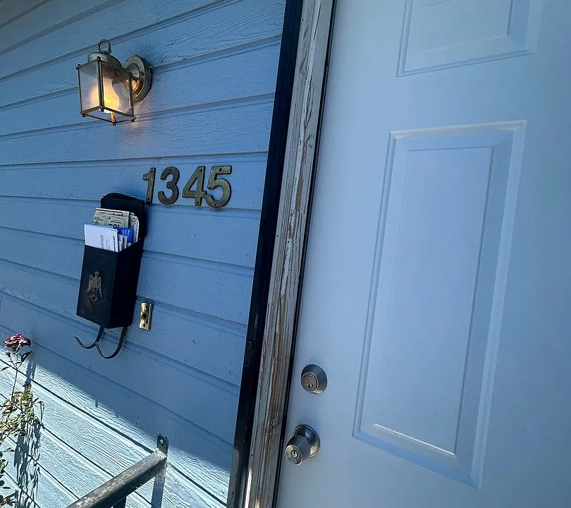 1345 Pleasant Ave