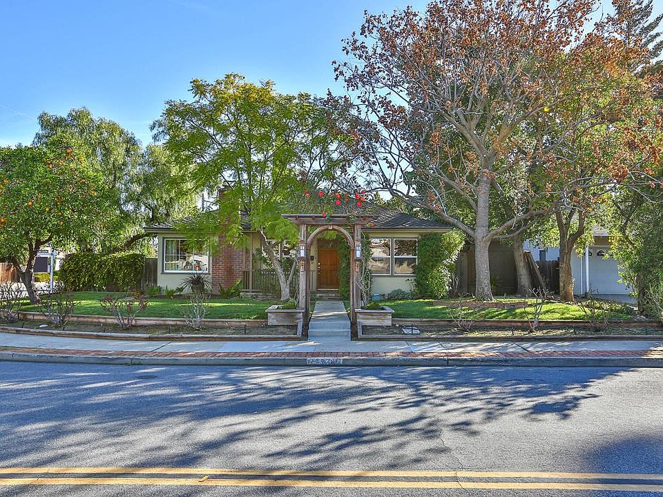 1st image of 15034 Charmeran Ave