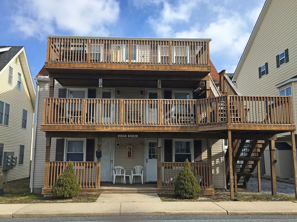 1st image of 14 39th St Unit 2