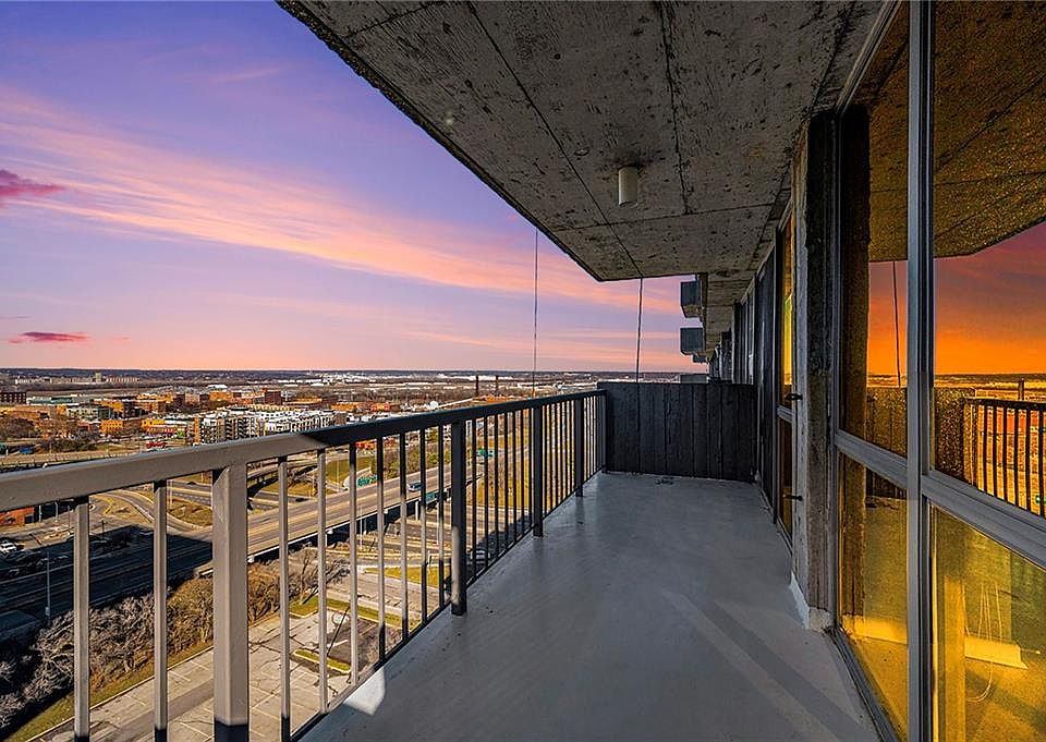 1st image of 600 E Admiral Blvd #1701