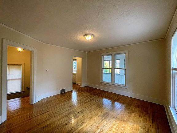 3rd image of 3012 Harriet Ave Unit 2