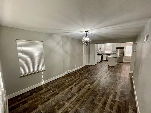 3rd image of 5436 Sunshine Dr #2S