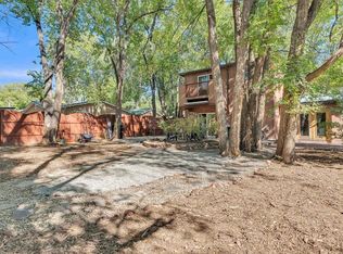 310 Montoya St, Taos, NM 87571