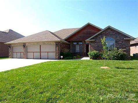 Gorgeous 3 bdr all brick home in Fawn Valley.