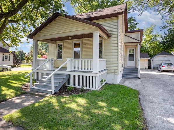 1406 Smith St, Essexville, MI 48732