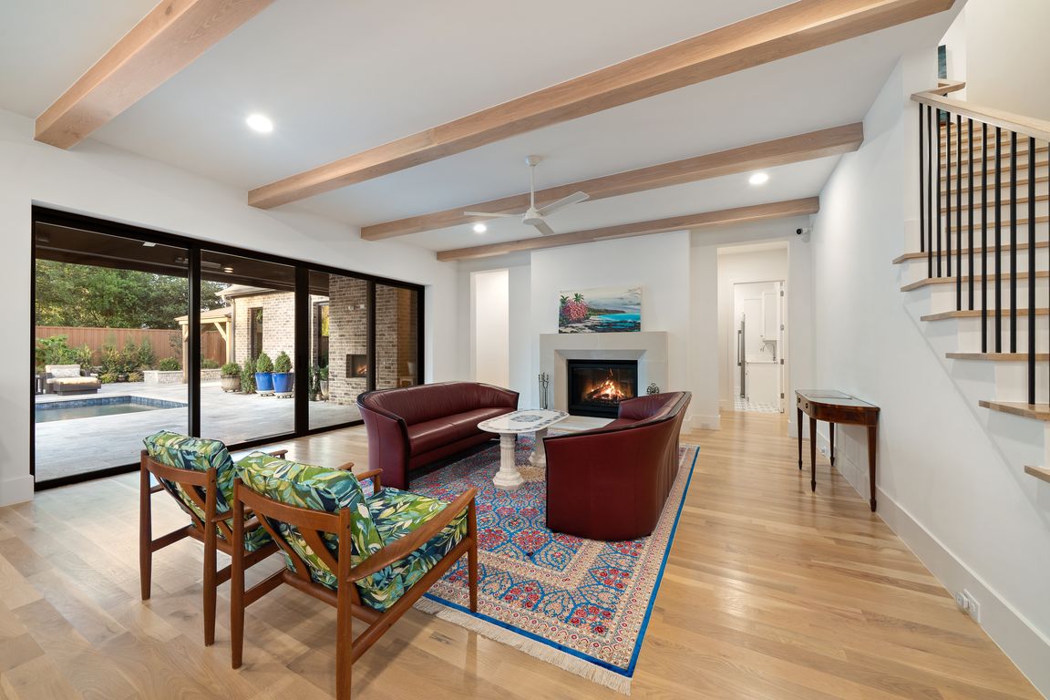 next background image