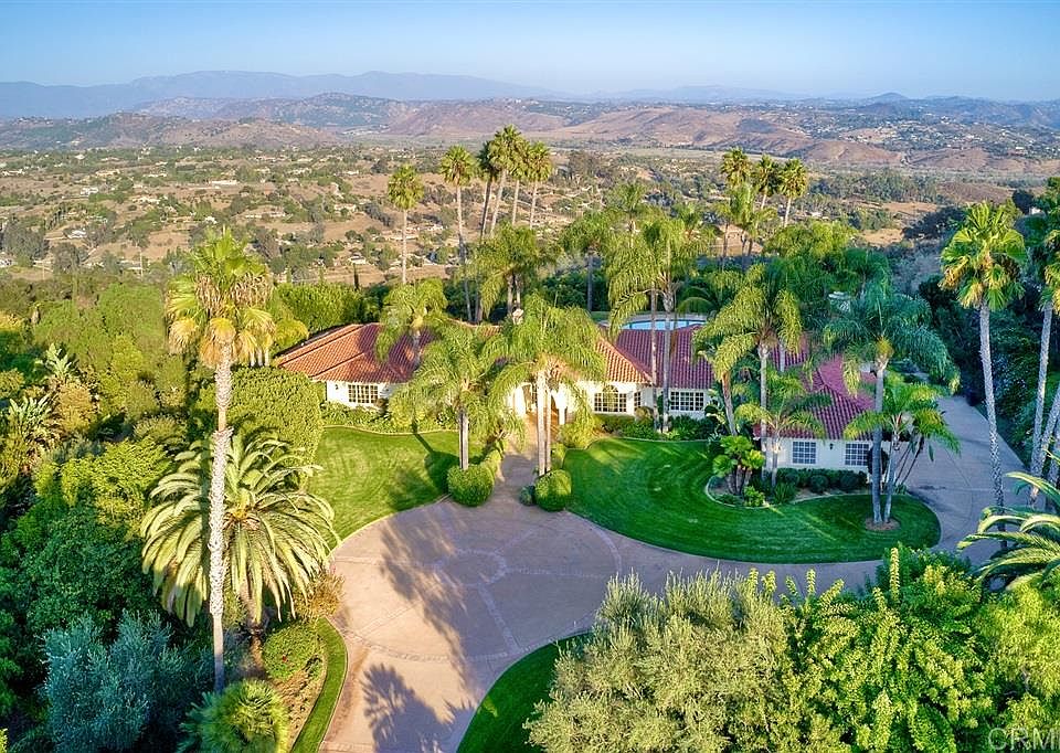 1st image of 4 Rolling View Ln