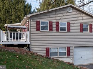 2530 Tree Top Ln, Seven Valleys, PA 17360