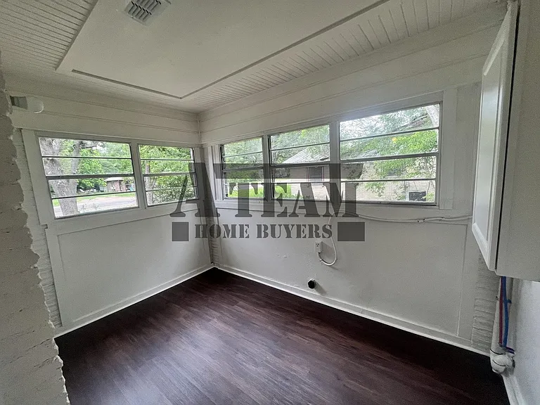411 McEntire Rd — Photo 6