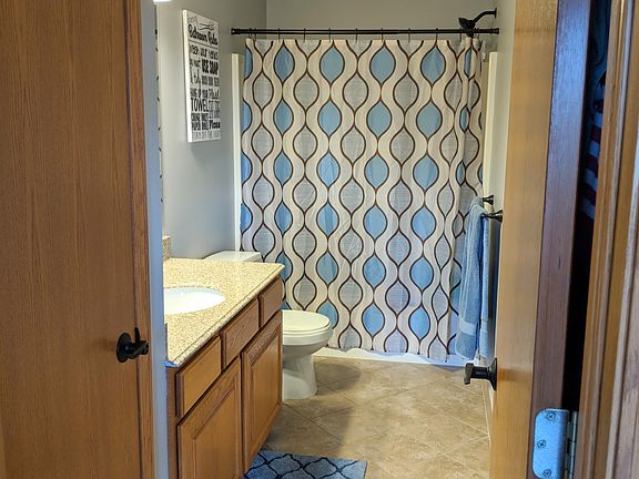 2nd floor bathroom