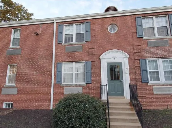 19 Auburn Ct APT B, Alexandria, VA 22305