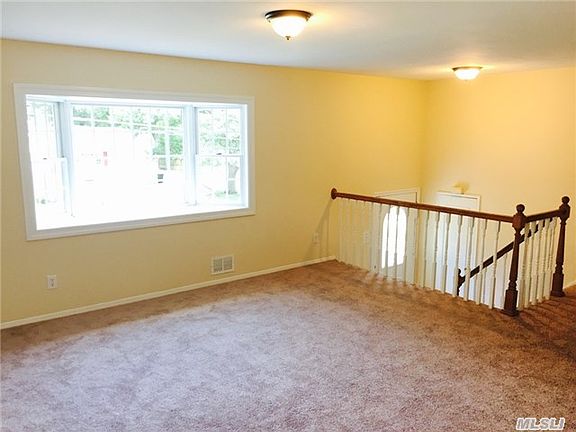 3rd image of 44 Shenandoah Blvd