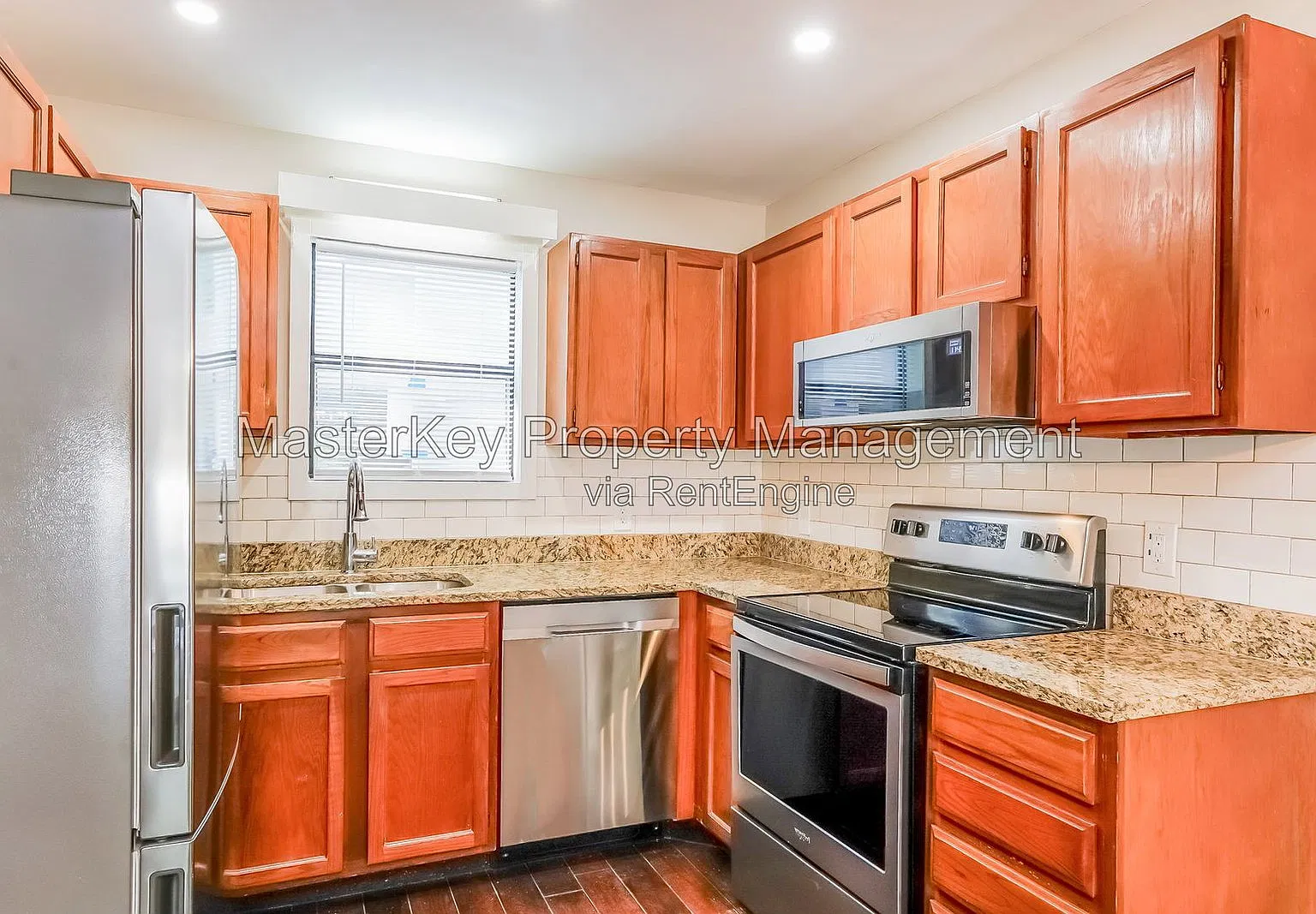 2 bed, 2.5 bath, 1175 sqft, $1,600 — Photo 2