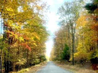 440 Blue Jay Also Called Autumn Court Ct, Hawley, PA 18428