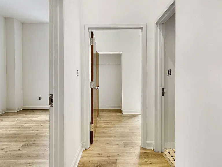 1300 Chestnut Street — Photo 21