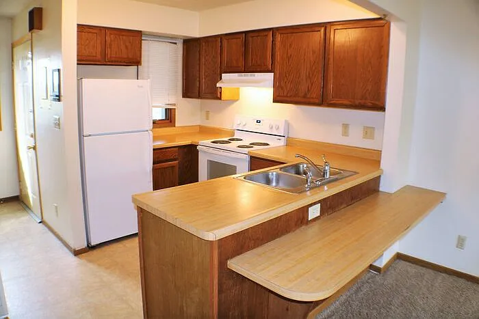 708 Westwinds Dr #2 — Photo 3