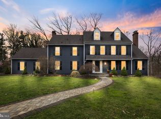 6 Cove Ct, Moorestown, NJ 08057