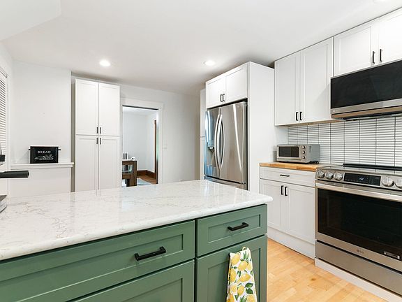 5th image of 39 Locust Street