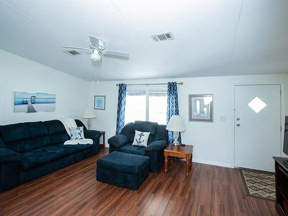 4th image of 816 Oriole Cir