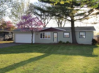 5165 Lake Rd, Mattoon, IL 61938