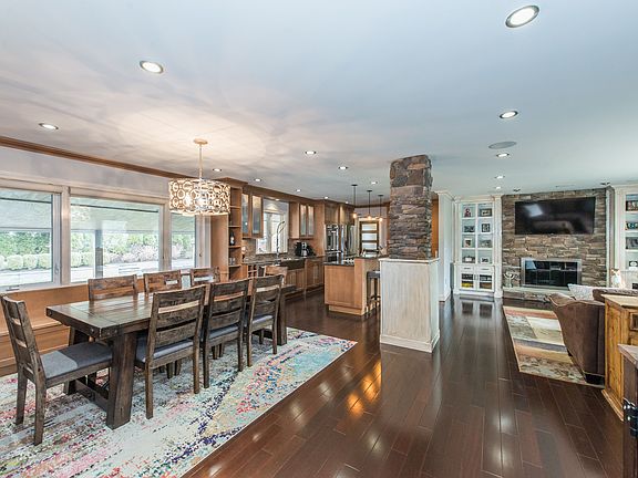 3rd image of 5 Hickory Dr