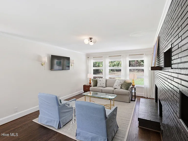 105 Bunn Ave — Photo 12