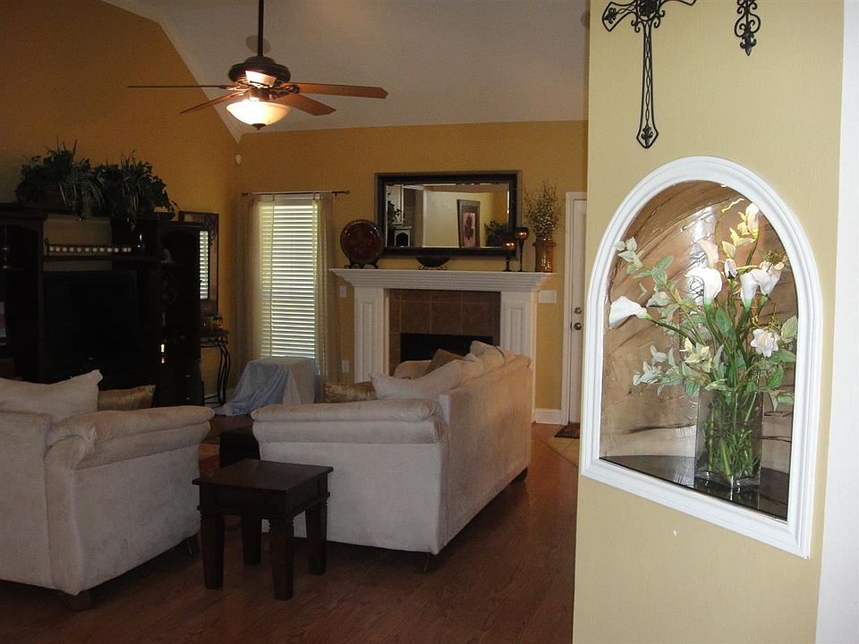 1st image of 120 Corley Cir