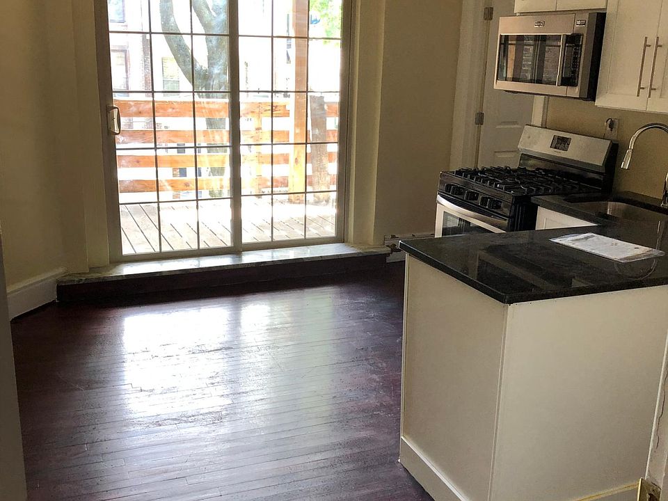 2nd image of 100 Chestnut St APT 2R