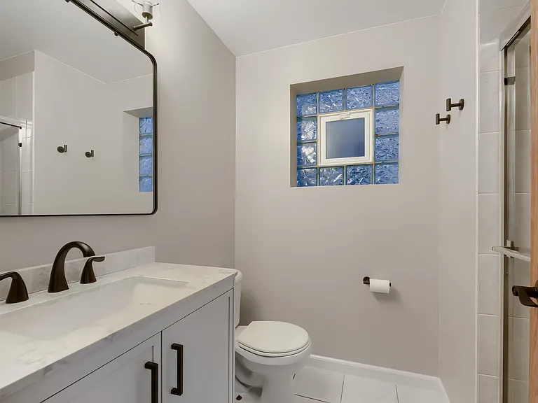 1422 N Maplewood Ave #2 — Photo 12