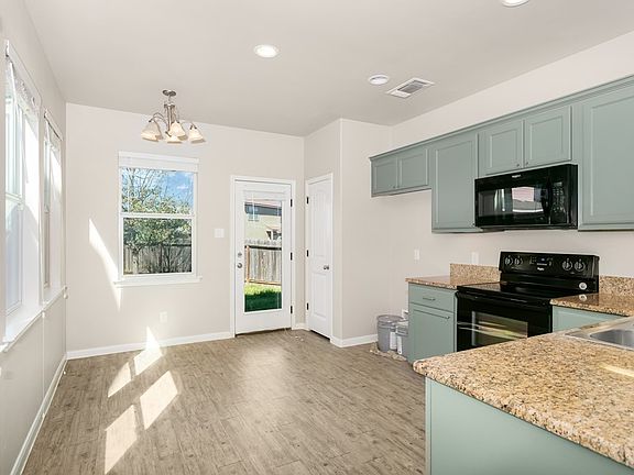 5th image of 510 Mueller St #11