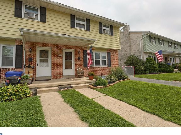 2nd image of 143 W Gaul St