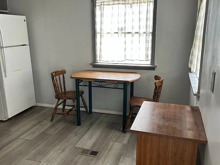 23765 Lawrence Ave — Photo 42