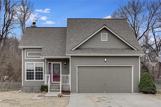 1st image of 1001 NW Pennington Pl