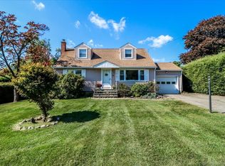 8 Great Meadow Rd, Danbury, CT 06811