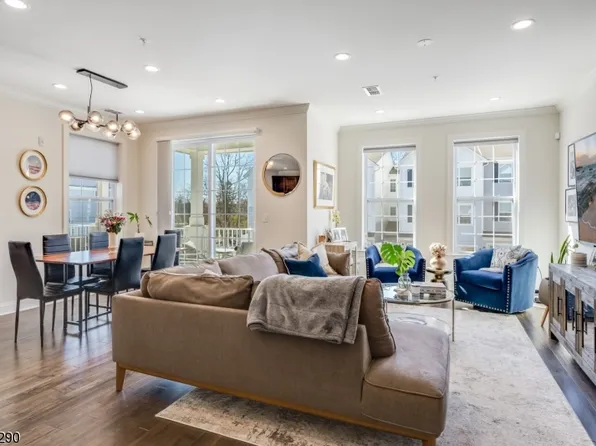 103 Aspen Dr, Cedar Grove Twp., NJ 07009