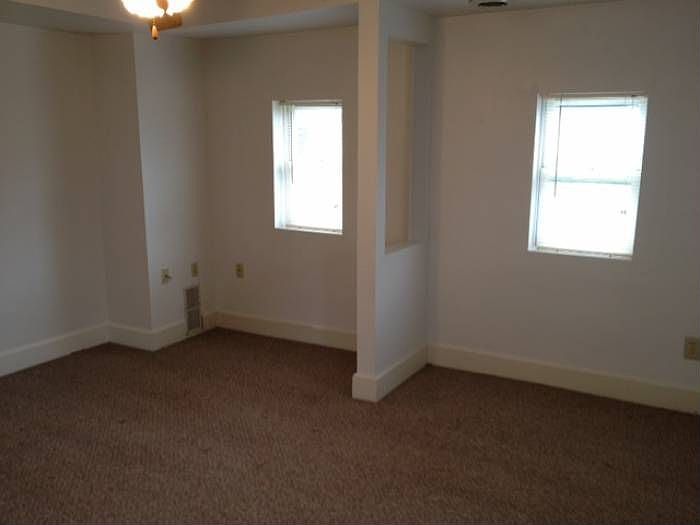 111 W Main St E, Adamstown, PA 19501 Zillow