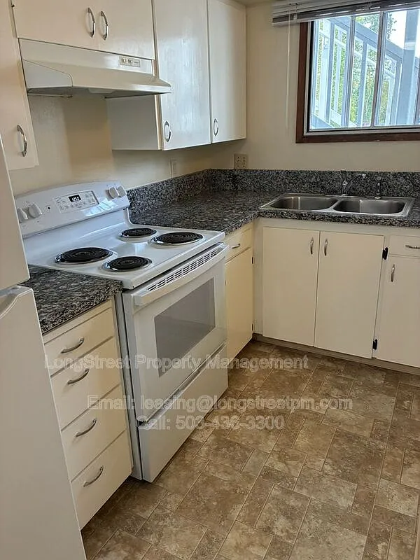 2 bed, 1.0 bath, 600 sqft, $1,495 — Photo 2