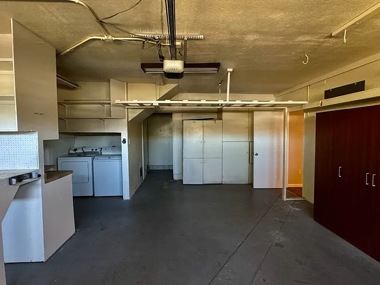 11902 Pine St — Photo 33