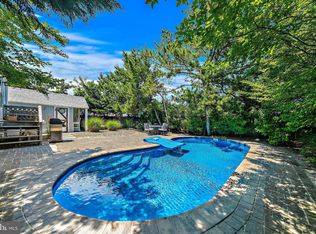 113 W Indiana Ave, Brant Beach, NJ 08008