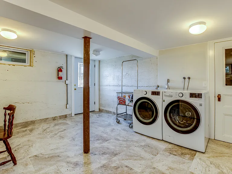 1215 Main St #2A — Photo 8