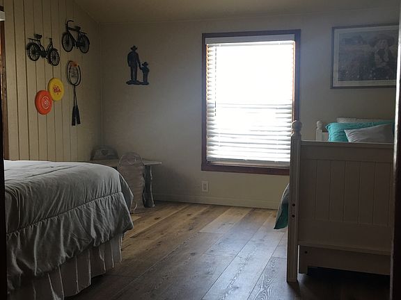 1st bedroom 