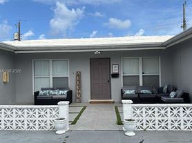 1120 NE 24th Ave, Pompano Beach, FL