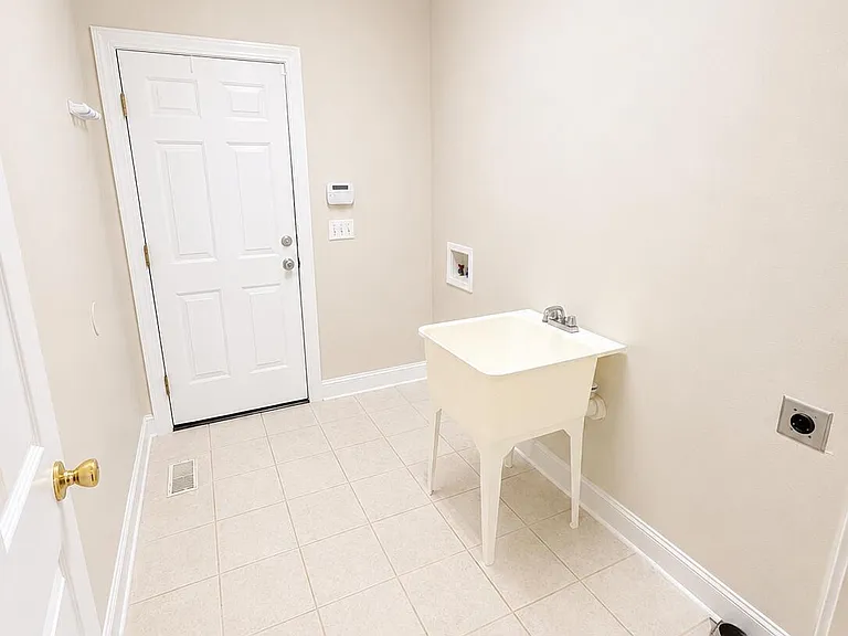 546 Keagan Way — Photo 22