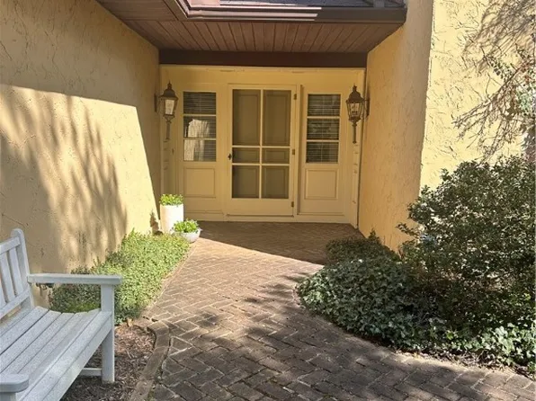 1743 Brookwood Dr, Akron, OH 44313