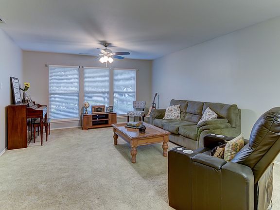 4th image of 15216 Summerton Oak St