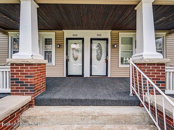 5th image of 602-604 N Lincoln Ave